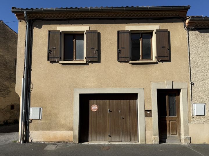Maison de village 3 chambres, garage et jardin