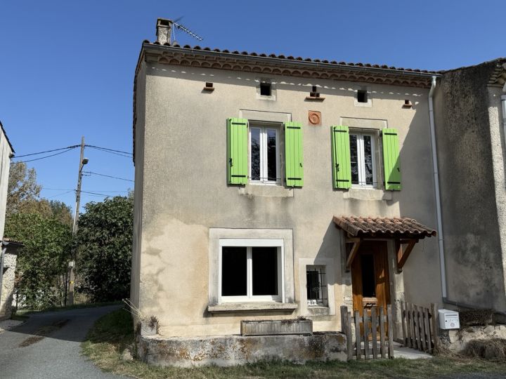 MAISON DE HAMEAU DE TYPE 5 AVEC JARDIN ET DEPENDANCES