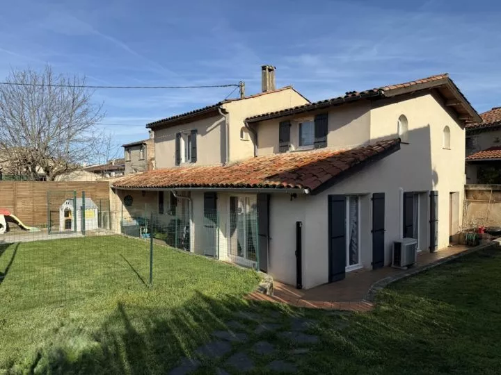 Maison de village 4 chambres avec jardin