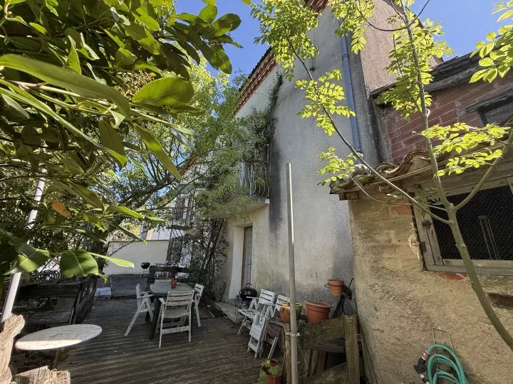 Maison de village avec sortie et garage