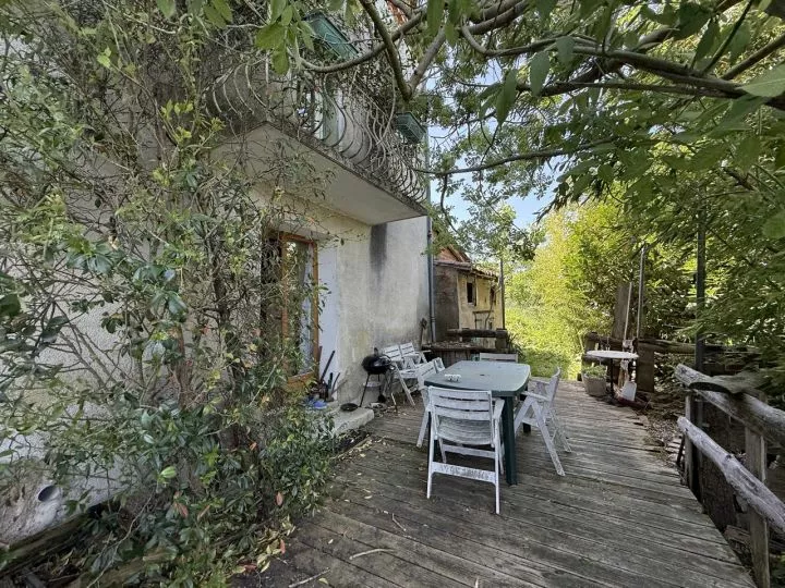 Maison de village avec sortie et garage