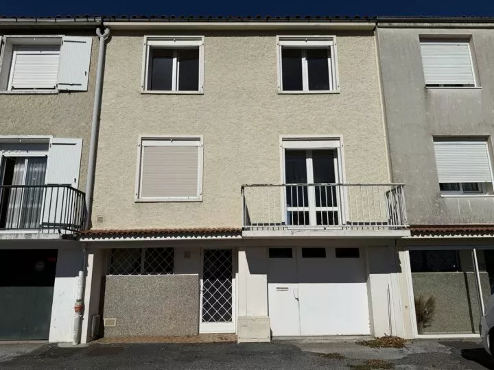Maison de ville Type 5 avec garage et jardin