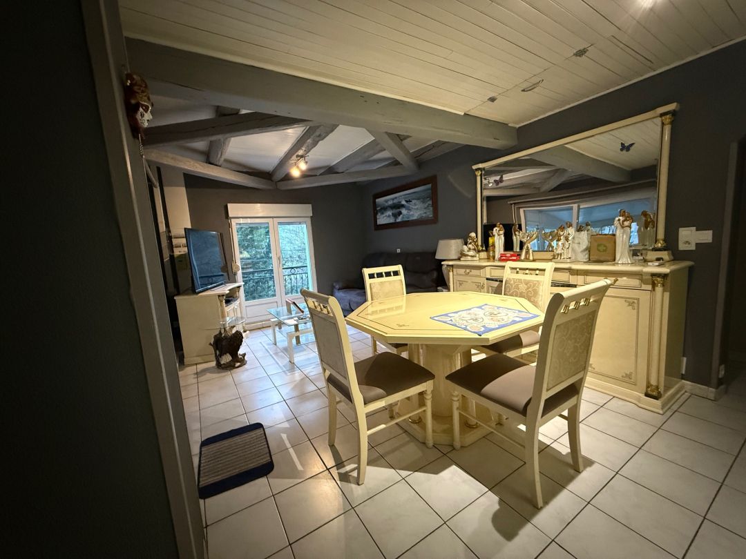 Appartement T2  avec véranda aménagée et jardin – Verdalle (4 km du centre)