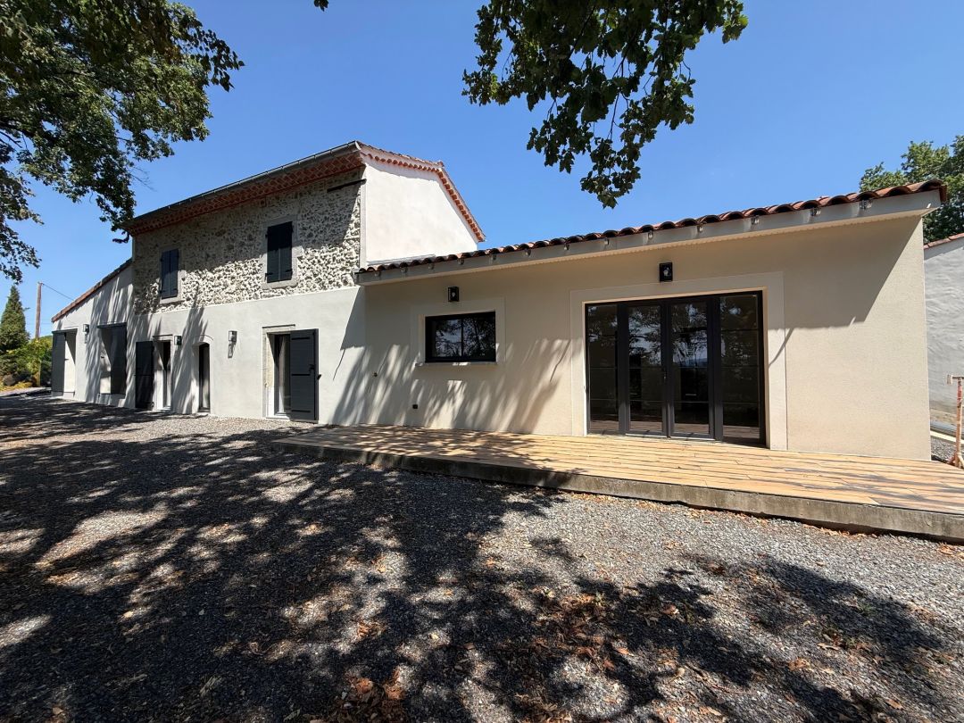 Maison de charme en pierre entièrement rénovée – T5