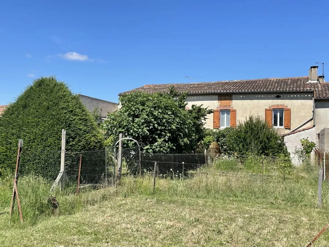 SEMALENS MAISON DE 270M2 AVEC JARDIN