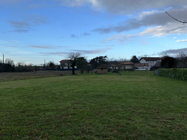 Terrain à bâtir de 2645m2 à Castres